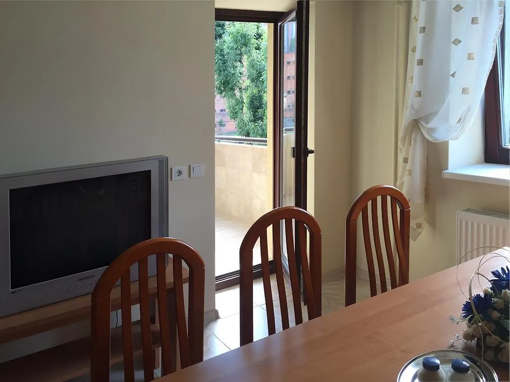 Eney Budget Three-Room Apartment Lviv 3*,
