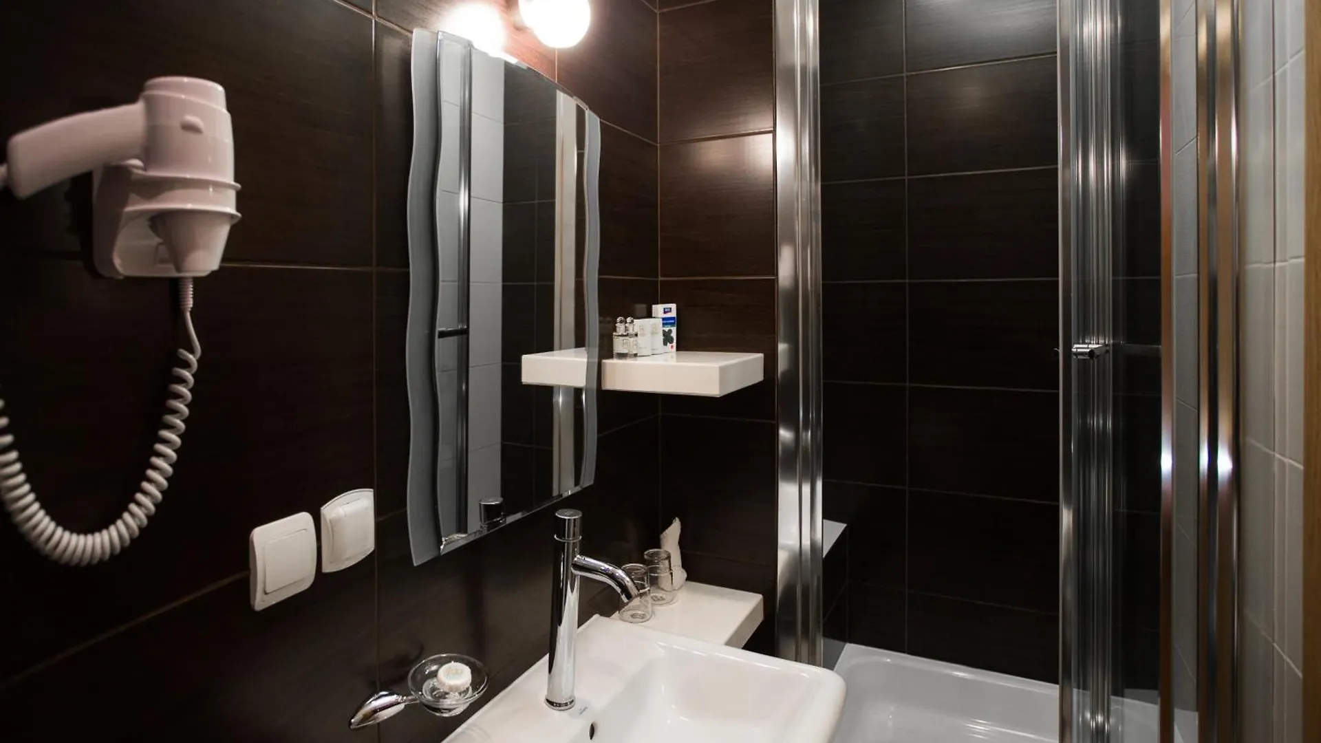 Eney Budget Three-Room Apartment Lviv Ukraine